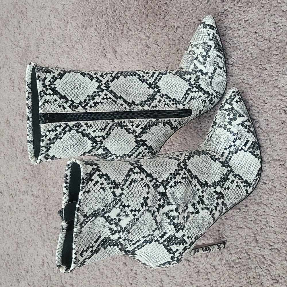 Steve Madden Snakeskin Boot Heels Whimsy